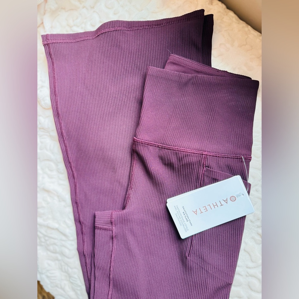 NWT Athleta Salutation Stash Ribbed Flare Leggings Sz S Spiced Cabernet - Picture 8 of 9